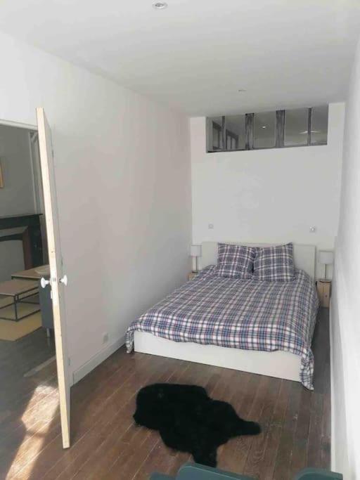 Appartement Cosy A Deux Pas De La Gare Лавал Екстериор снимка